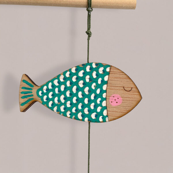 Móvil Infantil Artesanal – Barquitos de Vela y Peces - Imagen 3