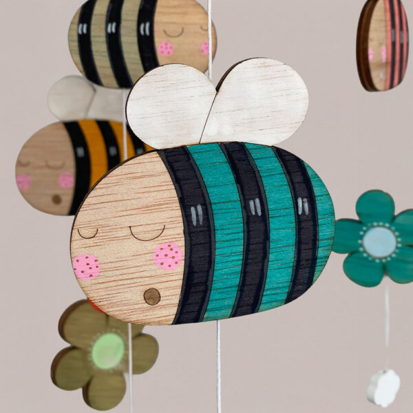 Móvil Infantil Artesanal – Abejas y Flores - Imagen 2